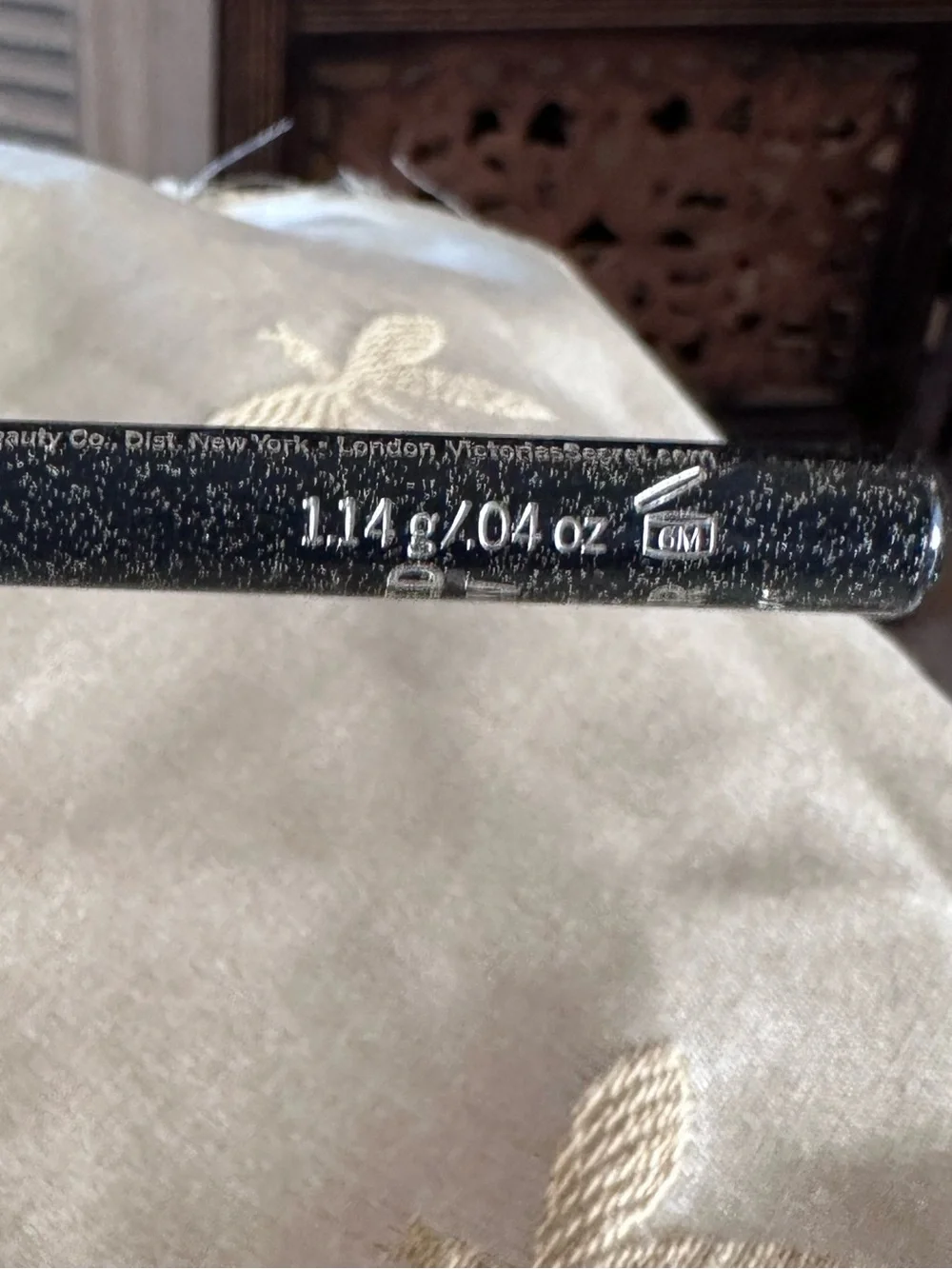 Victoria's Secret Beauty Rush Gilded Glow Eye Liner Pencil In Black Magic.